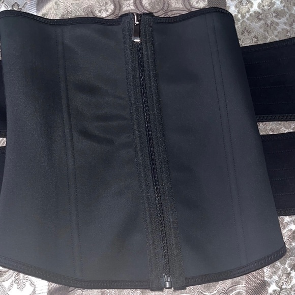 Women’s Waist Trainer - Picture 2 of 3